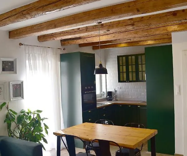 Sumic Harbour View Apartment Makarska