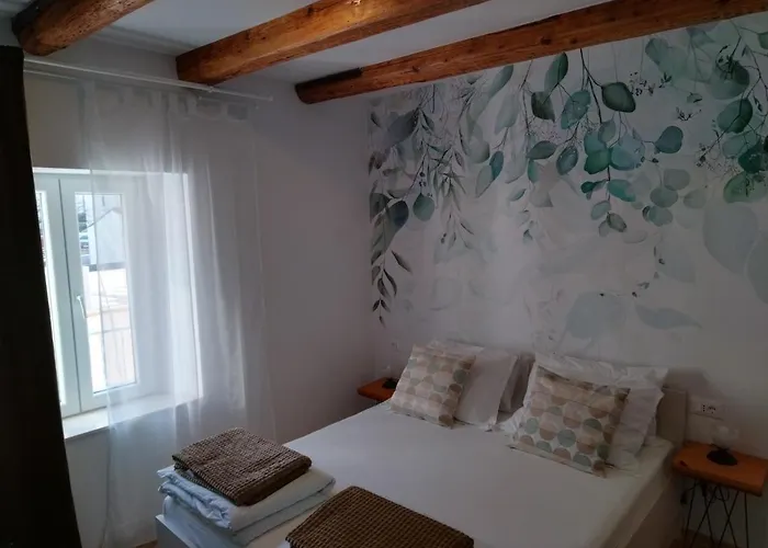 Sumic Harbour View Apartment Makarska