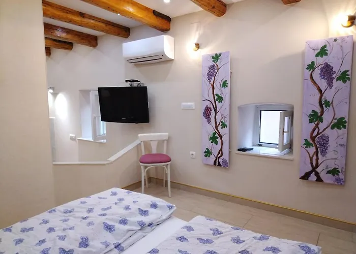 Sumic Harbour View Apartment Makarska