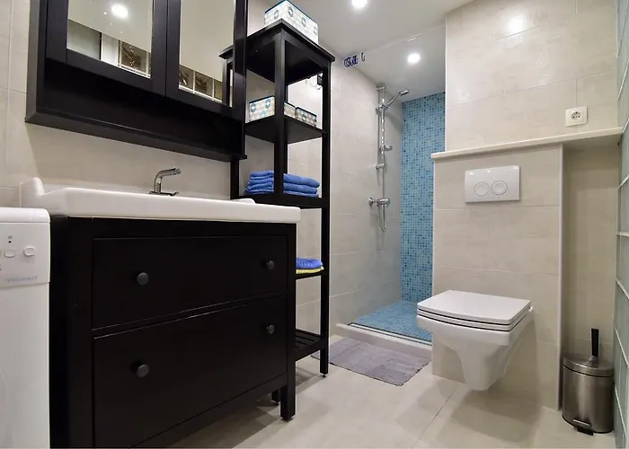 Sumic Harbour View Apartment