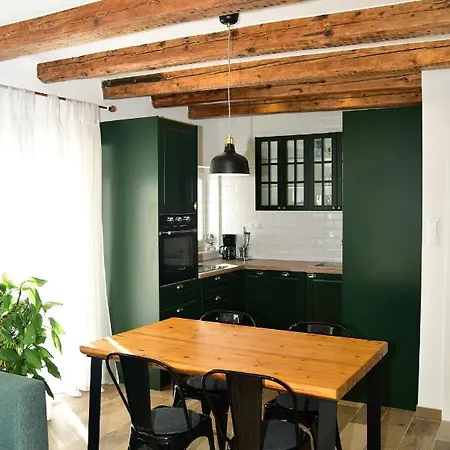 Sumic Harbour View Apartment