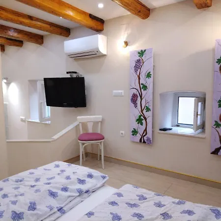 Sumic Harbour View Apartment Makarska