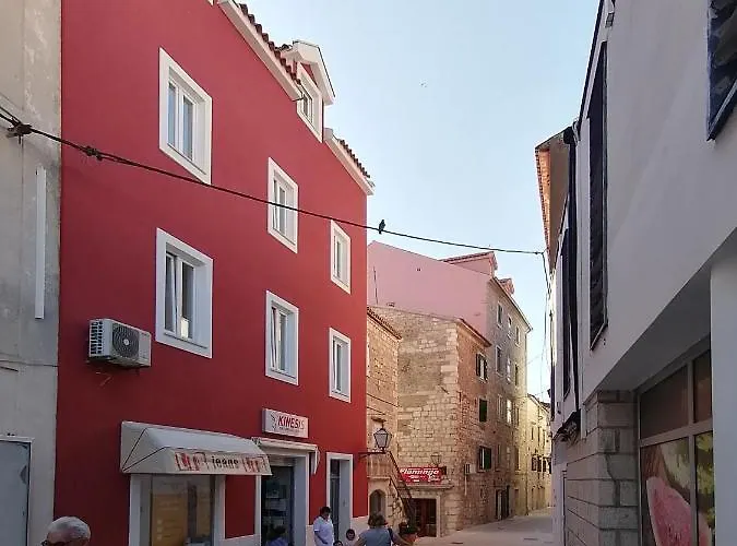 Sumic Harbour View *