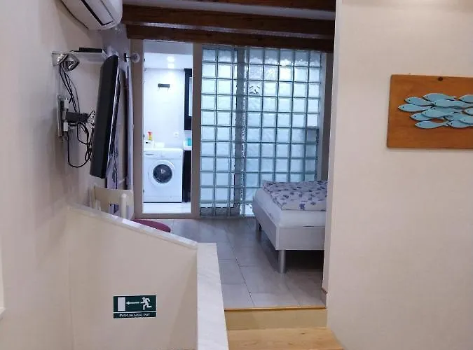 Sumic Harbour View *