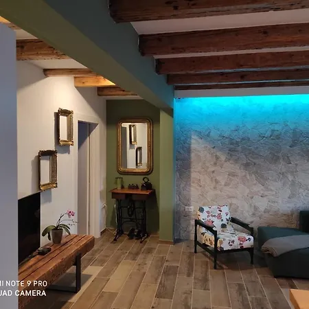 Sumic Harbour View *