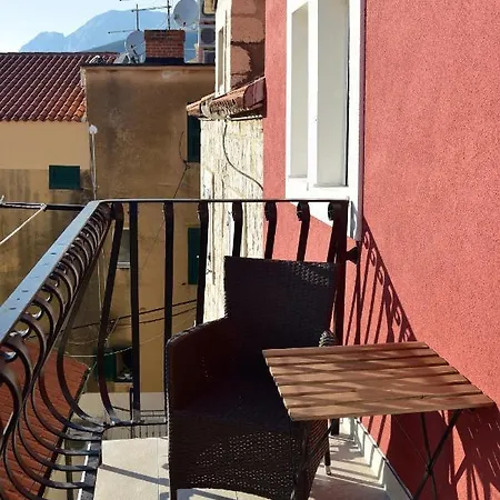 Sumic Harbour View Апартаменты